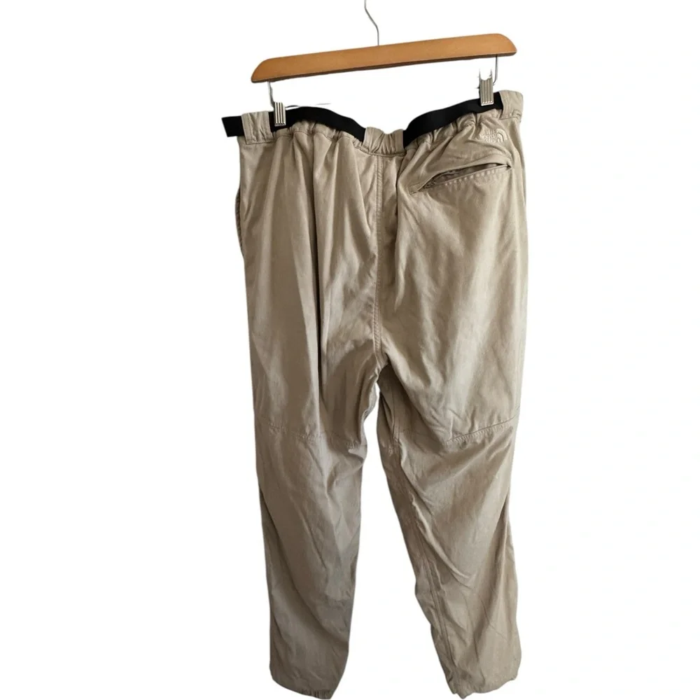 The North Face men’s hiker belted pants size 38